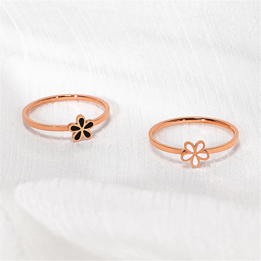 【COD Tangding】Small Daisy Black White Flower Ring Personality Female Boudoir Index Finger Fashion Accessories Jewelry