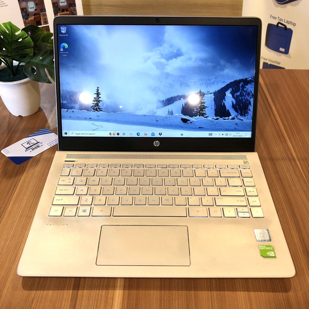 HP PAVILION 14 i7-7th Ram 8 GB SSD 128 + 1 TB HDD NVIDIA SECOND BEKAS
