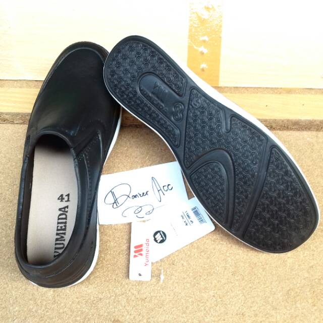 Sepatu santai pria - sepatu karet kalep murah - sepatu tanpa tali murah sepatu slop pria yumeida