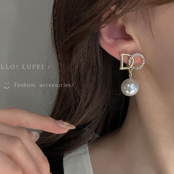 Anting Mutiara Bunga ins Temperamen all-match Desain Wanita earrings ear clip