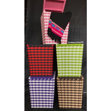 Box baju kotor anyaman rottan sintetis