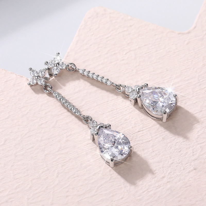 Anting Tusuk Gantung Wanita Hias Kristal Cubic Zirconia Warna Silver Untuk Pernikahan