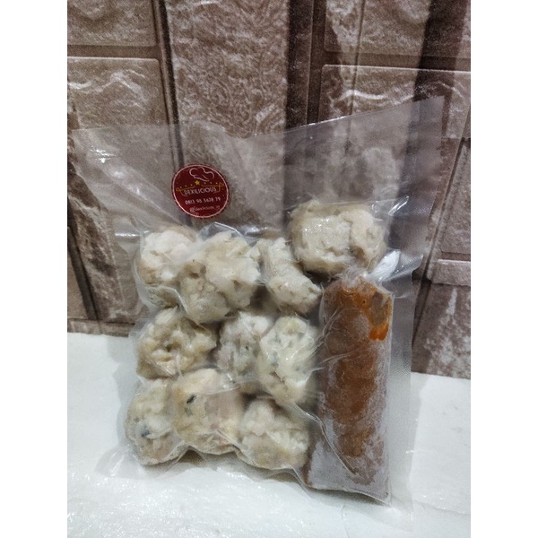 

Siomay ikan tenggiri asli enak dan yummy Per pack isi 10 pcs.