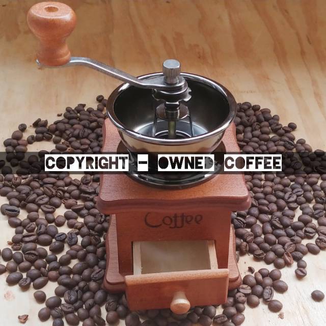 Manual Coffee Grinder Mill Small Wooden - Penggiling Kopi Manual Bahan Kayu Kecil - Antik