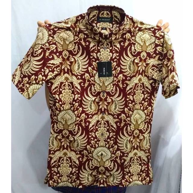 KEMEJA BATIK ALISAN SLIMFIT MOTIF SAYAP MERAH LENGAN PENDEK