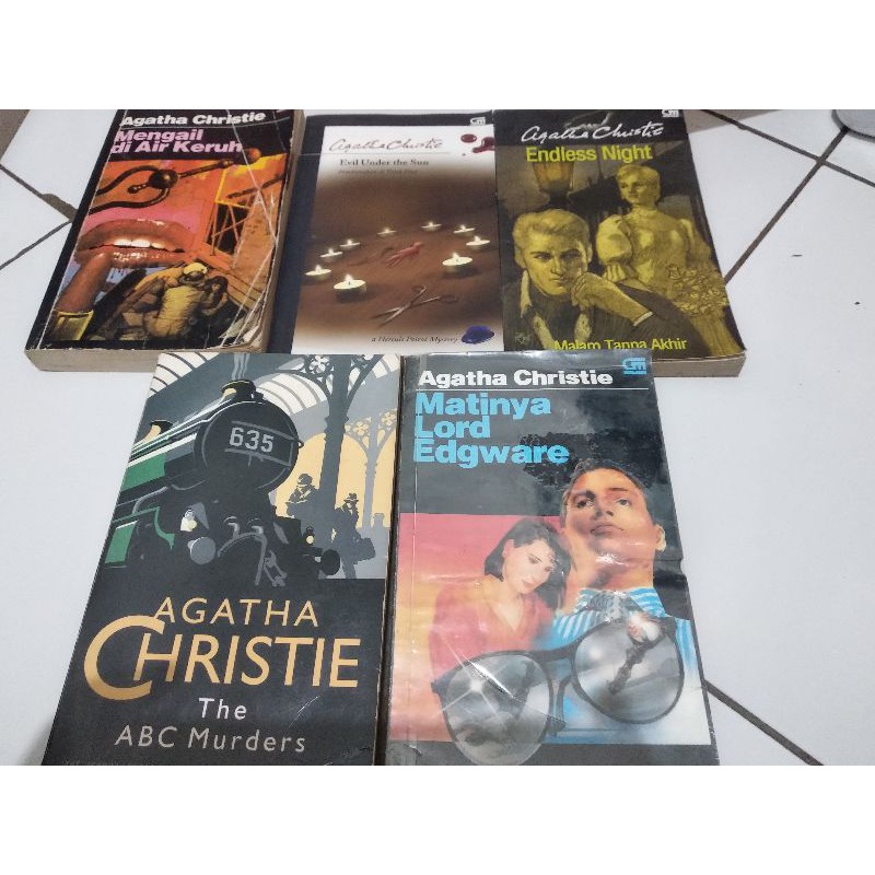 set Agatha Christie