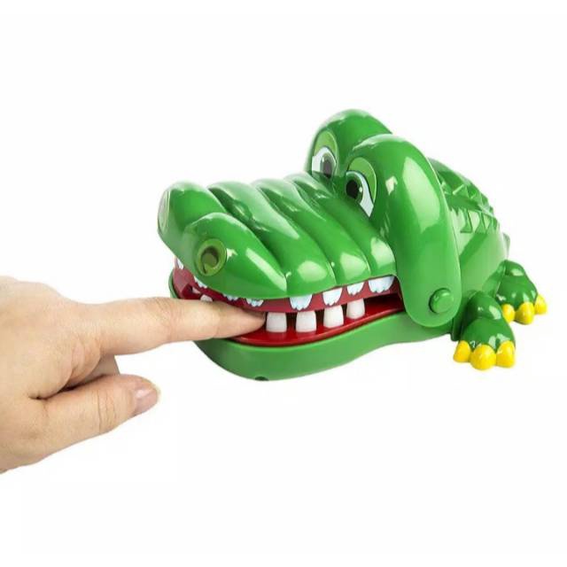 Game Toys Gigit Buaya Bite Hand Adventure