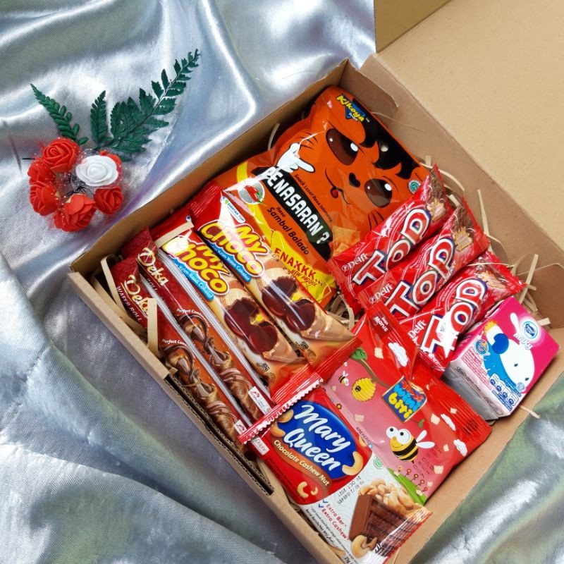 

Snack Box / Gift Box Snack / Suprise Box / Hadiah Ultah / Hadiah Wisuda