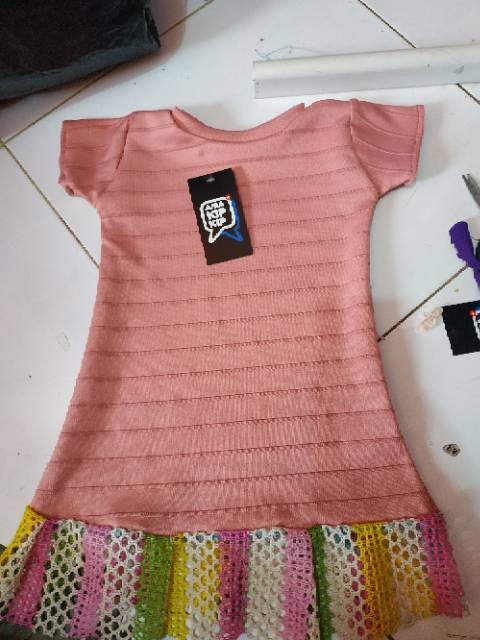 Dress renda anak