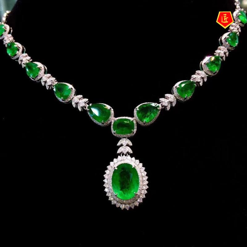 [Ready Stock]Emerald Necklace with Diamonds Fashion Luxury High-End