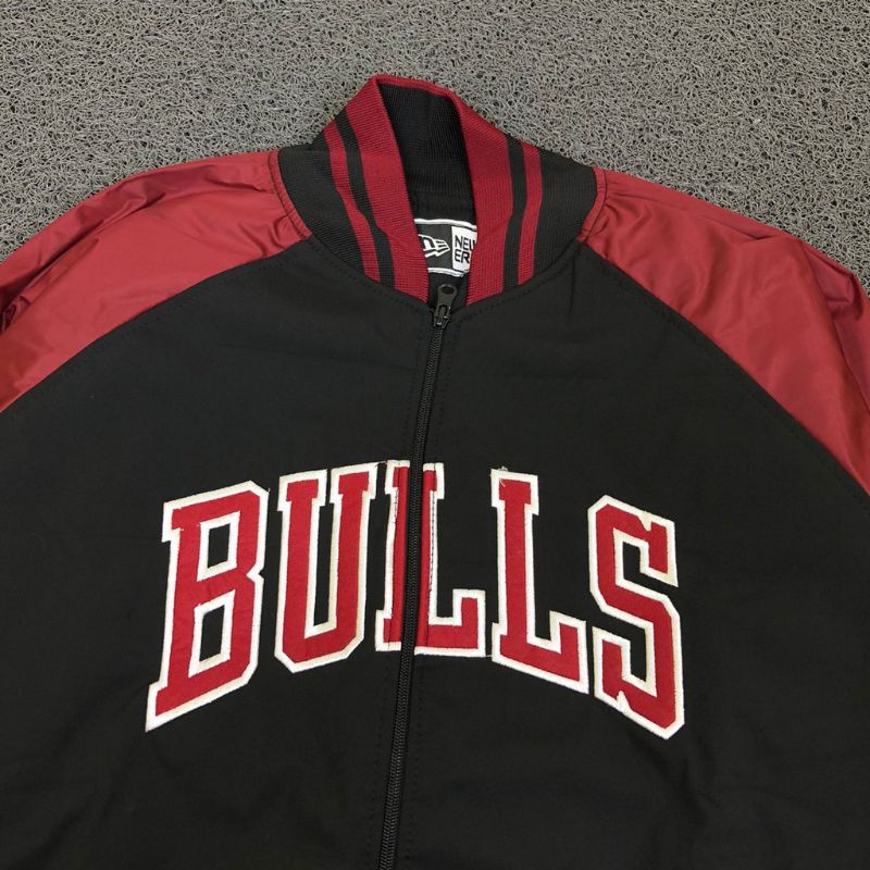 JAKET BOMBER VARSITY MITCHELL&amp;NESS BULLS MERAH HITAM LOGO YANKEES AUTHENTIC