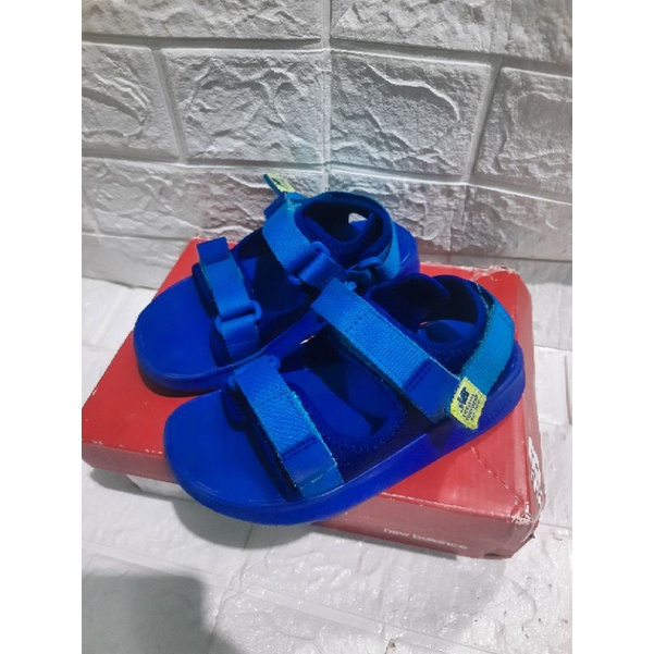preloved sendal new balance anak laki laki