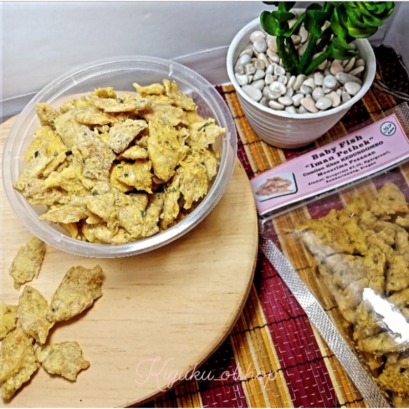 

BABY FISH CRISPY kripik ikan khas KEDUNGOMBO Snack sehat iwak pethek netto 100g