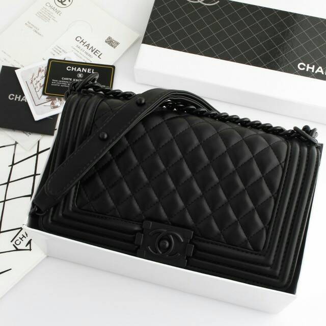 Tas Chanel Boy Lambskin So Black #MS4754 / 9006