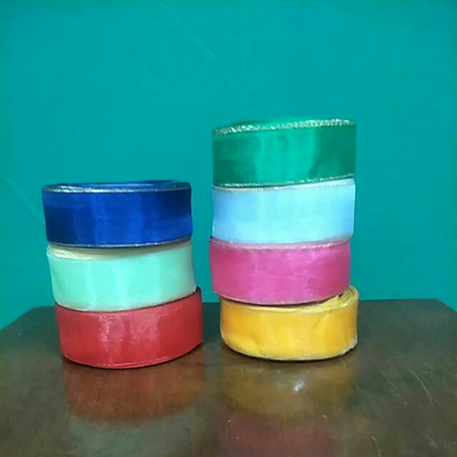 pita gulungan satin warna warni