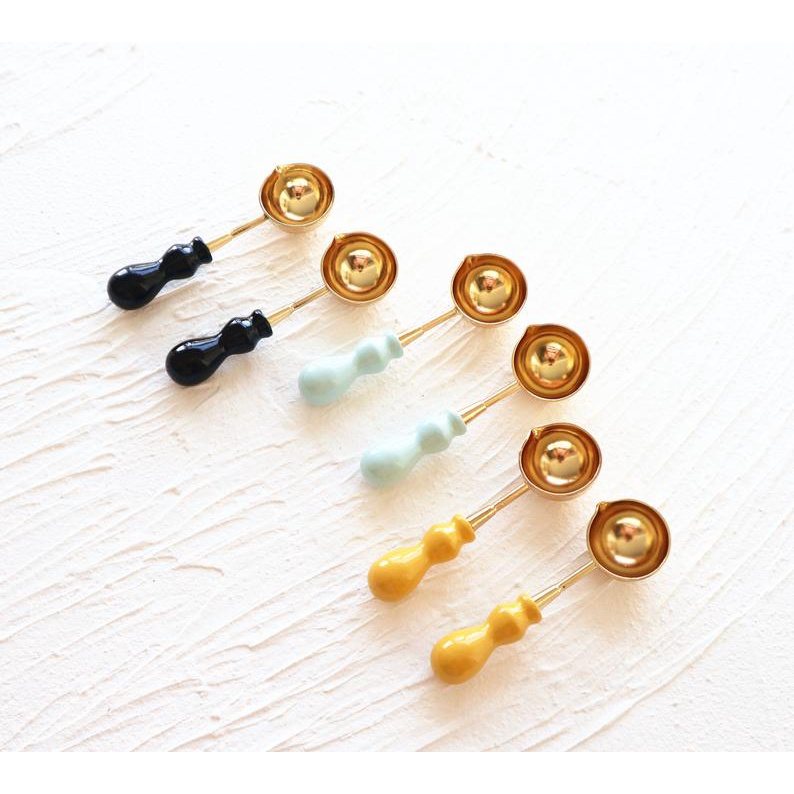 

1 Pcs Spoon Yellow, Black, Soft Blue - Sendok peleleh sealwax candle DIY