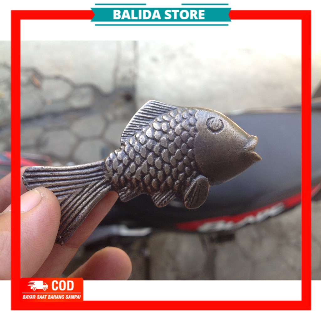 Handle / knob / tarikan laci kuningan antik motif ikan bandeng