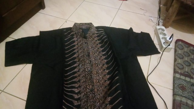 Batik Solo Koko Batik Lengan Panjang Lapis Furing Abinaya Seri Martowiro Batiksoloamanah Peksi Dongk