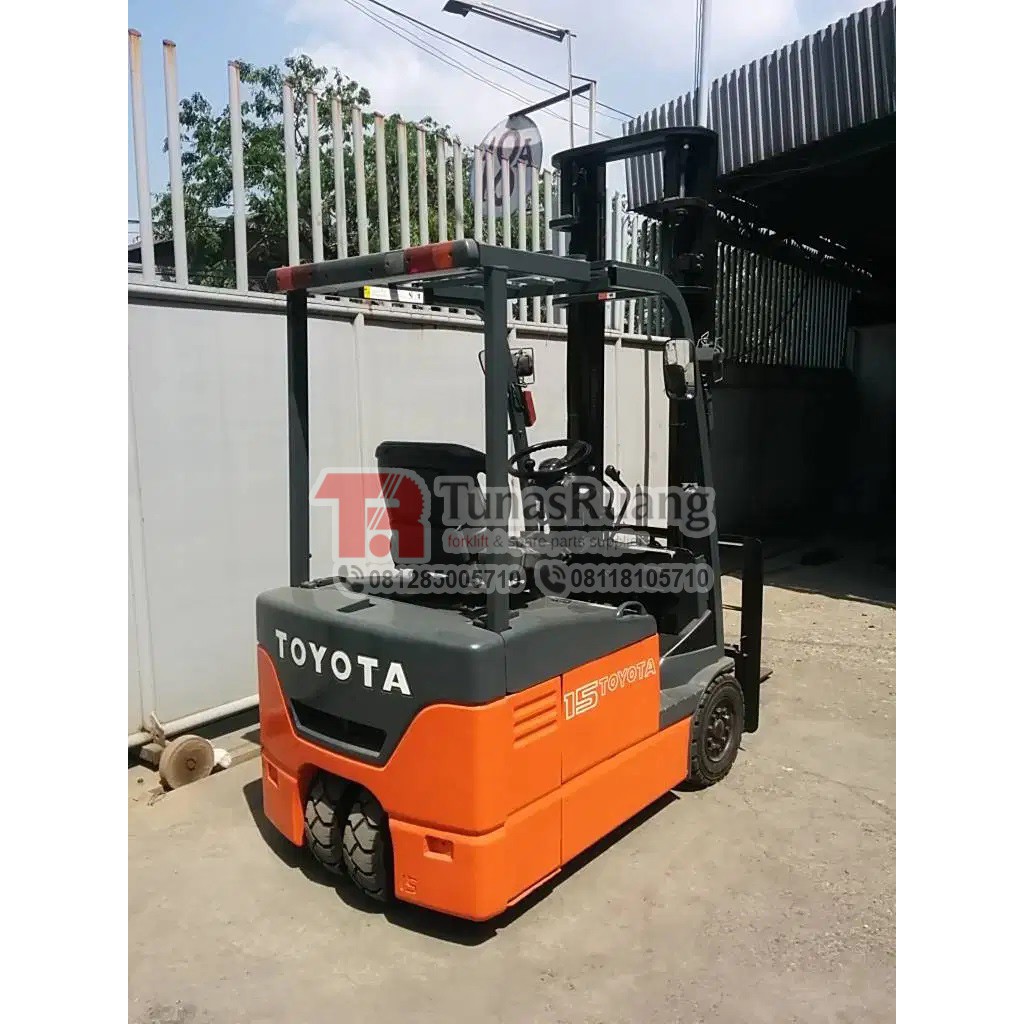 Forklift Toyota Listrik 3 Roda Three Wheel Elektrik Bekas Second
