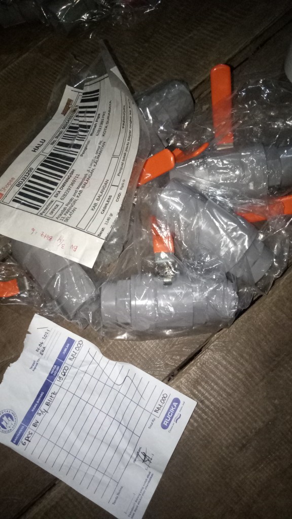 Ball Valve Pvc 3/4 Gagang Stainless  Dilapisi Karet Mdn