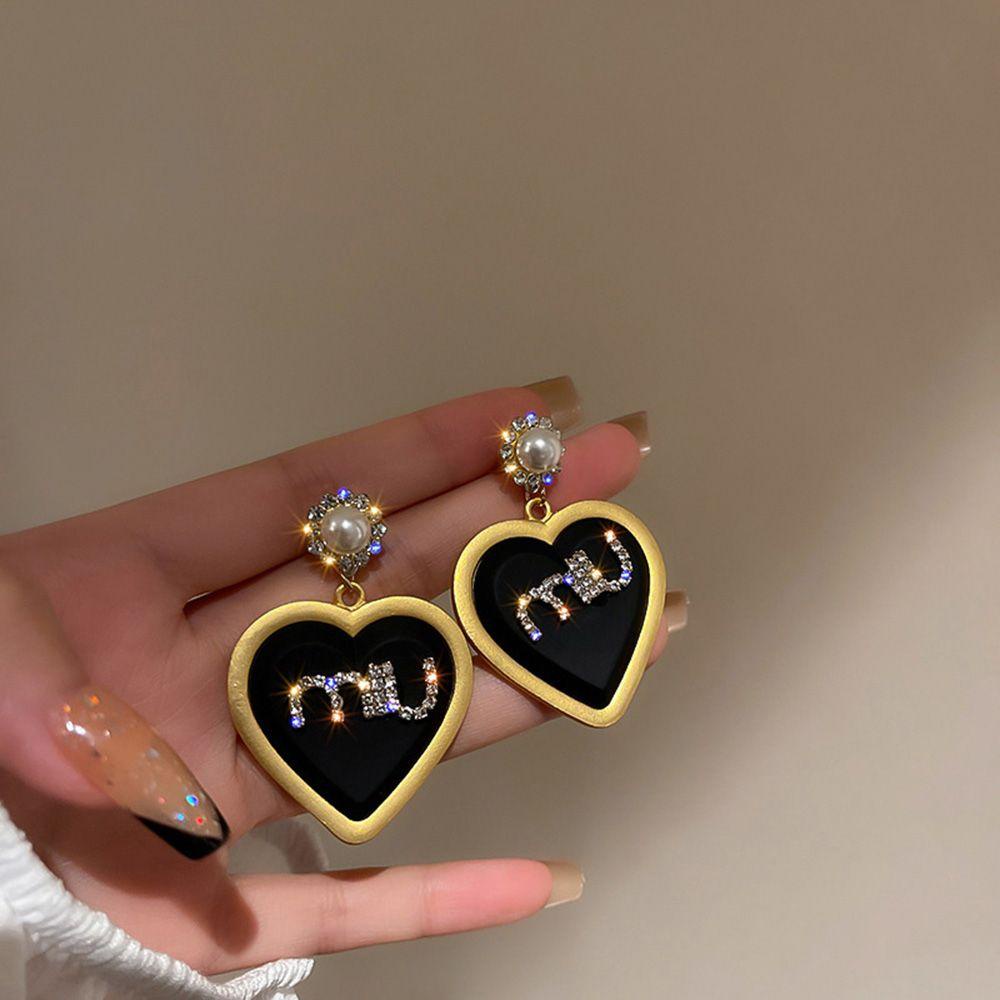 [Elegan] Huruf M Anting Punk Elegan Hadiah Pesta Berbentuk Hati Perempuan Anting Gaya Korea Sederhana