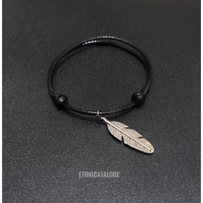 gelang tali hitam adjustable slide pria wanita liontin bulu besi silver