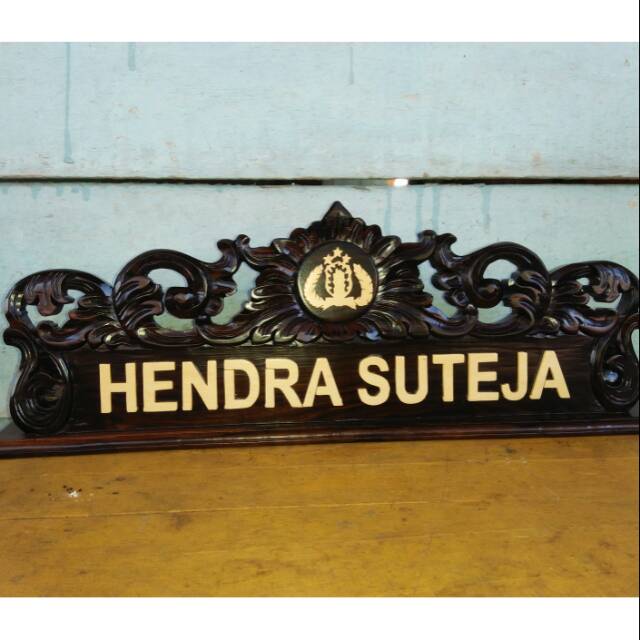 

Papan Nama Meja Kayu hitam Ebony motiv bunga