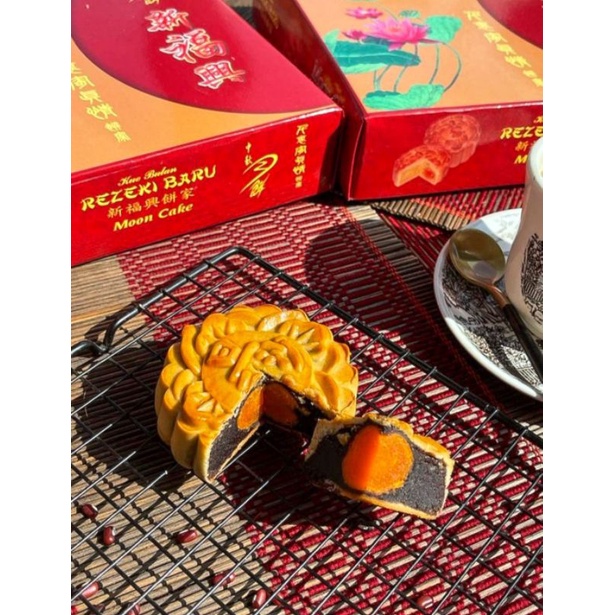 REZEKI BARU MOONCAKE SMALL BOX KUE BULAN REZEKI BARU MOON CAKE