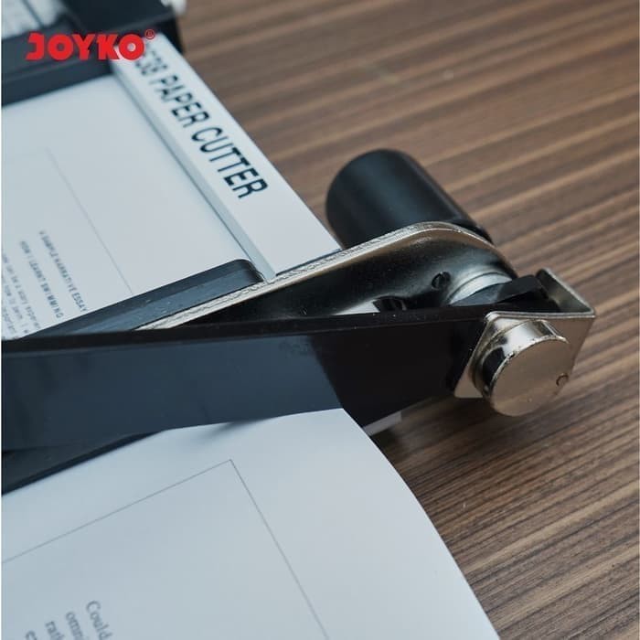 

Paper Cutter / Pemotong Kertas Joyko PC-2638 / F4