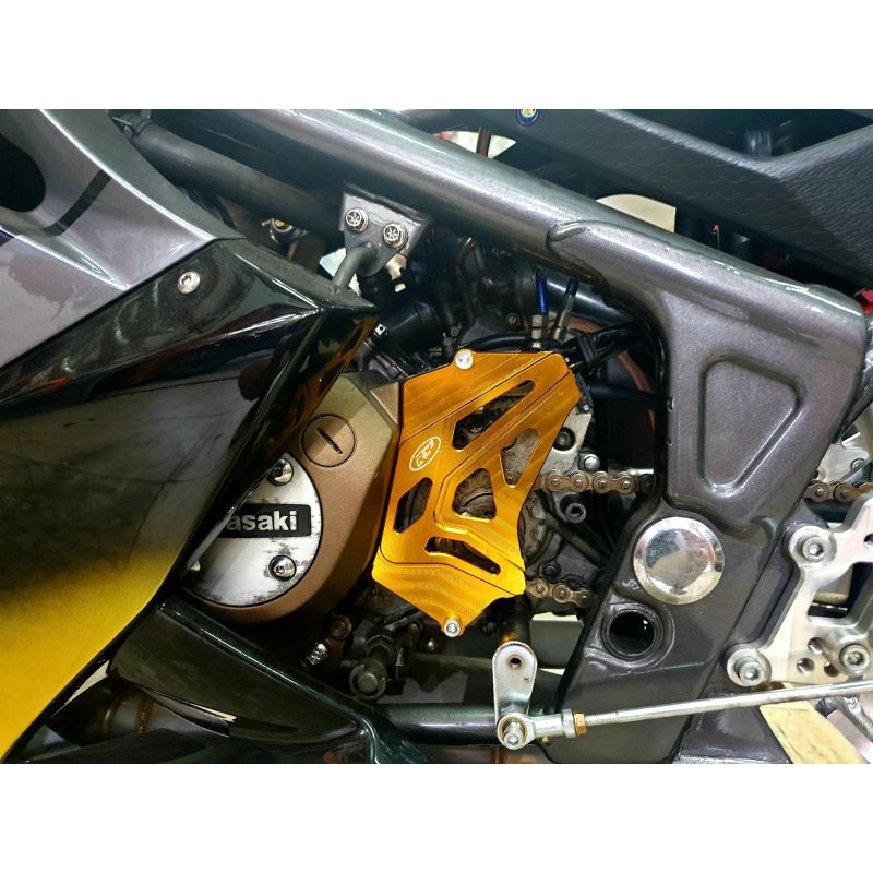 tutup cover pelindung gear cover gear depan RC3 ninja 150