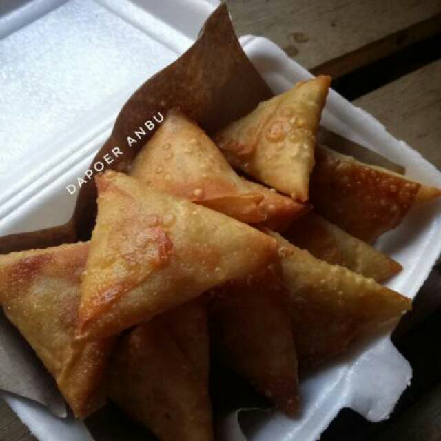 

Sambusa ayam pedas