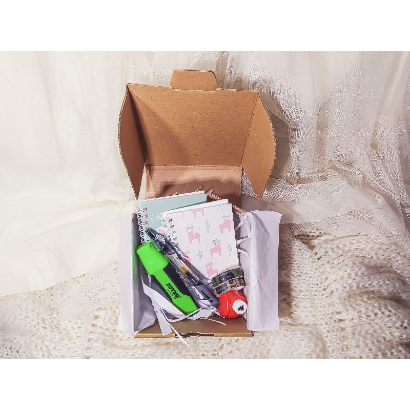 

[BACK TO SCHOOL] Hampers Seri School 20XX | Giftbox Tahun Ajaran Baru | Paket Hadiah Alat Tulis | Hadiah Ulang Tahun Murah | Lettering Pemula | Korean School Supplies