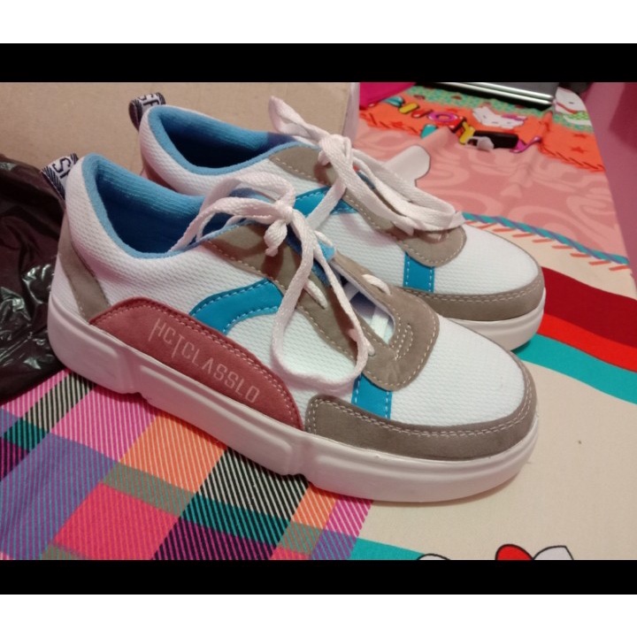 GRT - SEPATU SNEAKER WANITA 01