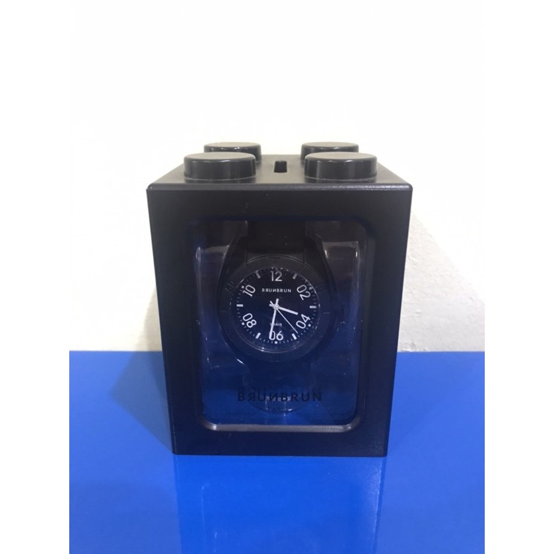 Jam tangan Brunbrun warna hitam