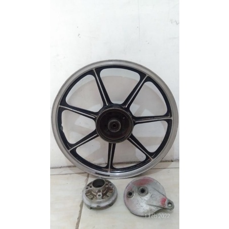 Velg scorpion original ring 17 (belakang saja)