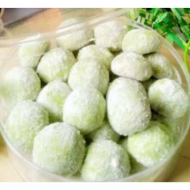 

Kue Putri Salju Pandan