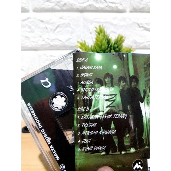 Kaset MASSIVE - MENUJU NIRWANA (2007) FIRST INDIE ALBUM D'MASIV