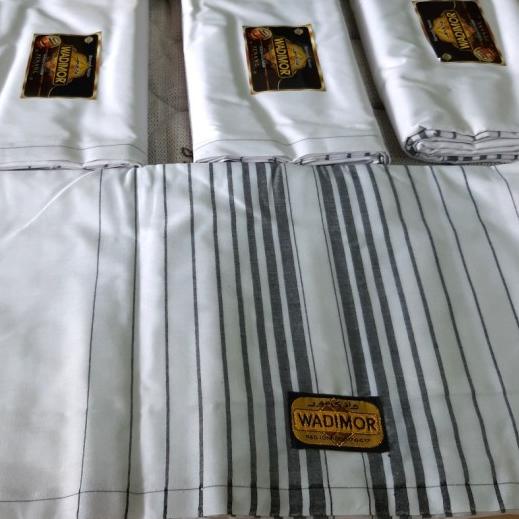 ♔ Sarung WADIMOR Hitam Putih Polos Tumpal Garis Salur Kain Samping Katun Tenun Muslim Dewasa Pria La