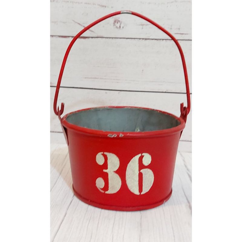 BUCKET MERAH 36 8.5 x 11 x 14.5 cm