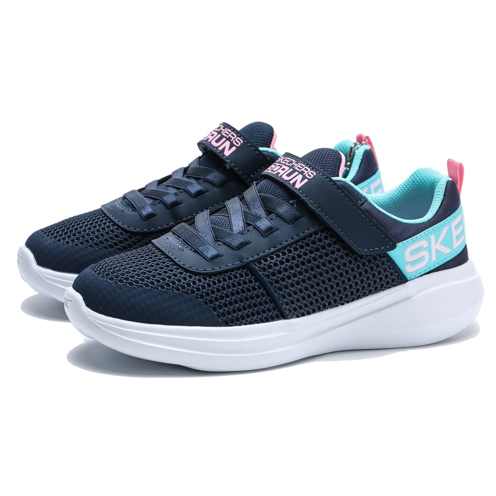 sepatu futsal skechers