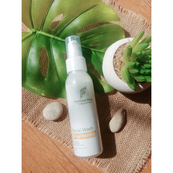 Farmest Glow Facial Wash Brightening