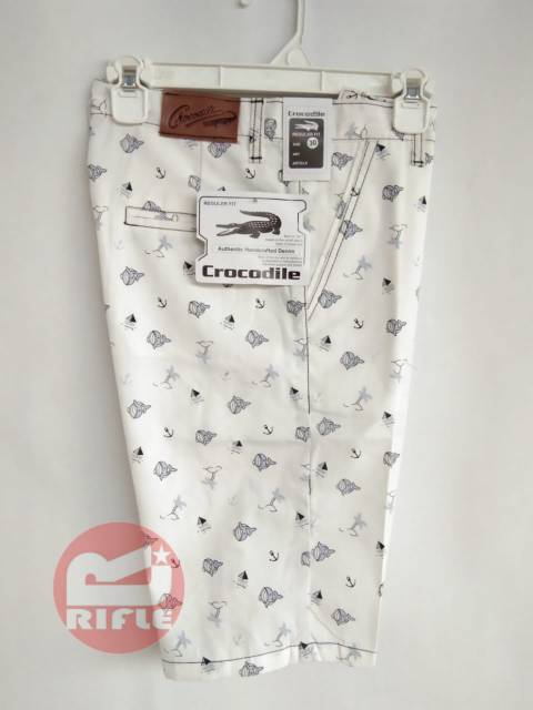 Celana Pendek Pria Distro Katun Halus 27-38