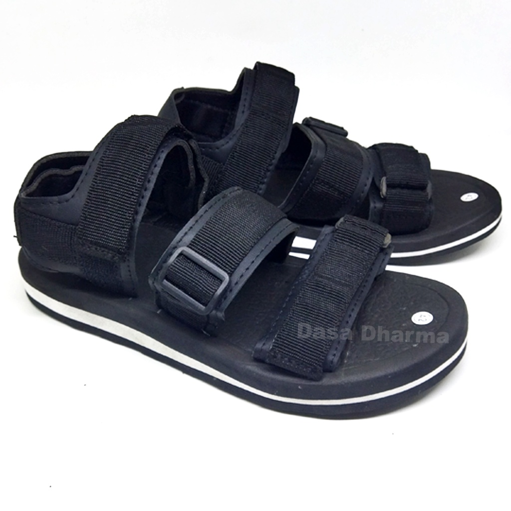 Sandal Gunung Pria Wanita Casual Outdoor Adventure Kekinian Hitam Putih