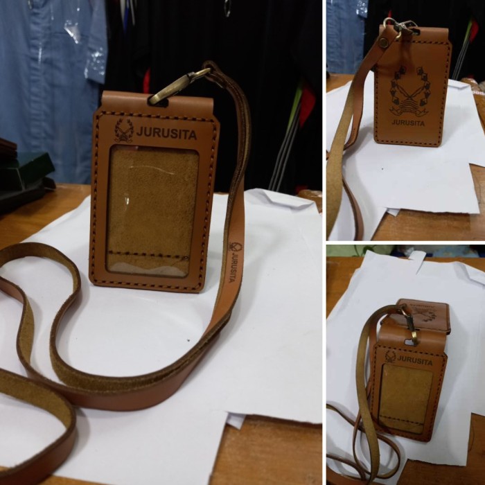 

Promo !!! Name tag/Id Card Holder JURU SITA (asli kulit) Sedia juga perlengkapan kantor