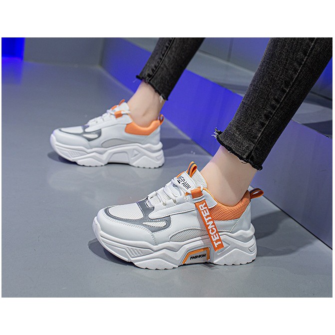 Sepatu sneakers wanita PREMIUM IMPORT dengan NEON LED nyala di waktu gelap 221