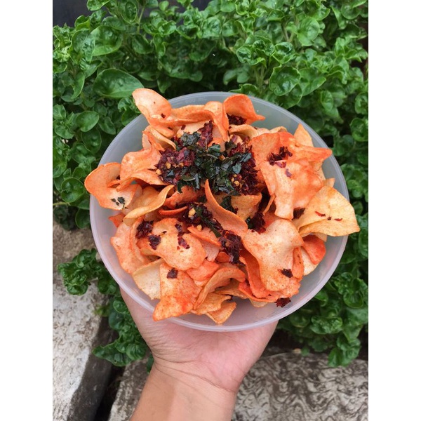 

Keriping Singkong Gadung pedas asin daun jeruk 1/2 KG