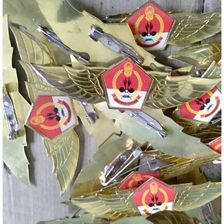 Wing saka Wira Kartika 100 biji Kuningan