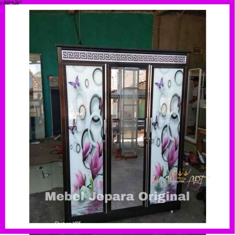 Lemari Pakaian Pintu 3 Kaca Cermin Motif Bunga Bahan Alumunium Modern