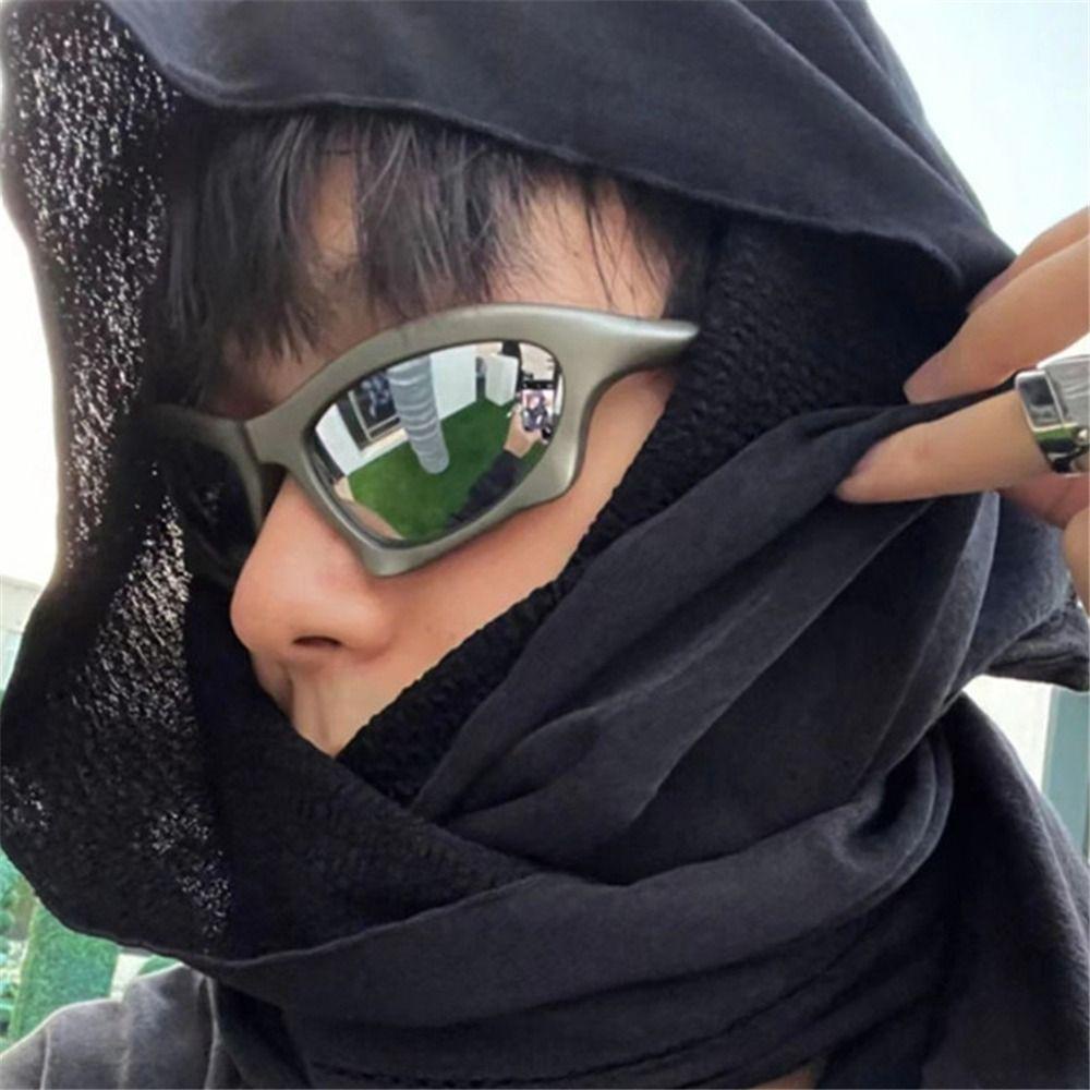 Suyo Kacamata Hitam Retro Punk Irregular Shades