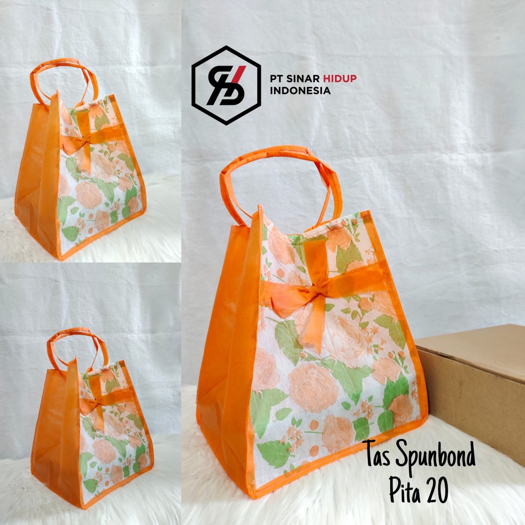 

Goodie Bag Tas Belanja Pita kotak nasi 20 x 20 Tote Bag Souvenir Weding Hajatan Perlusin ( 12 Pcs )
